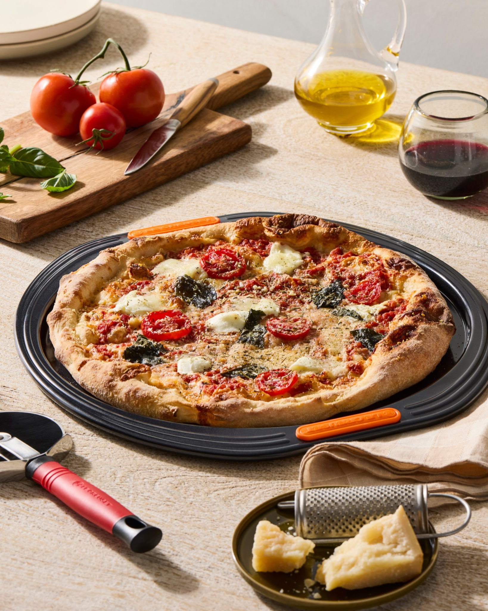 Le Creuset Round Pizza Pan